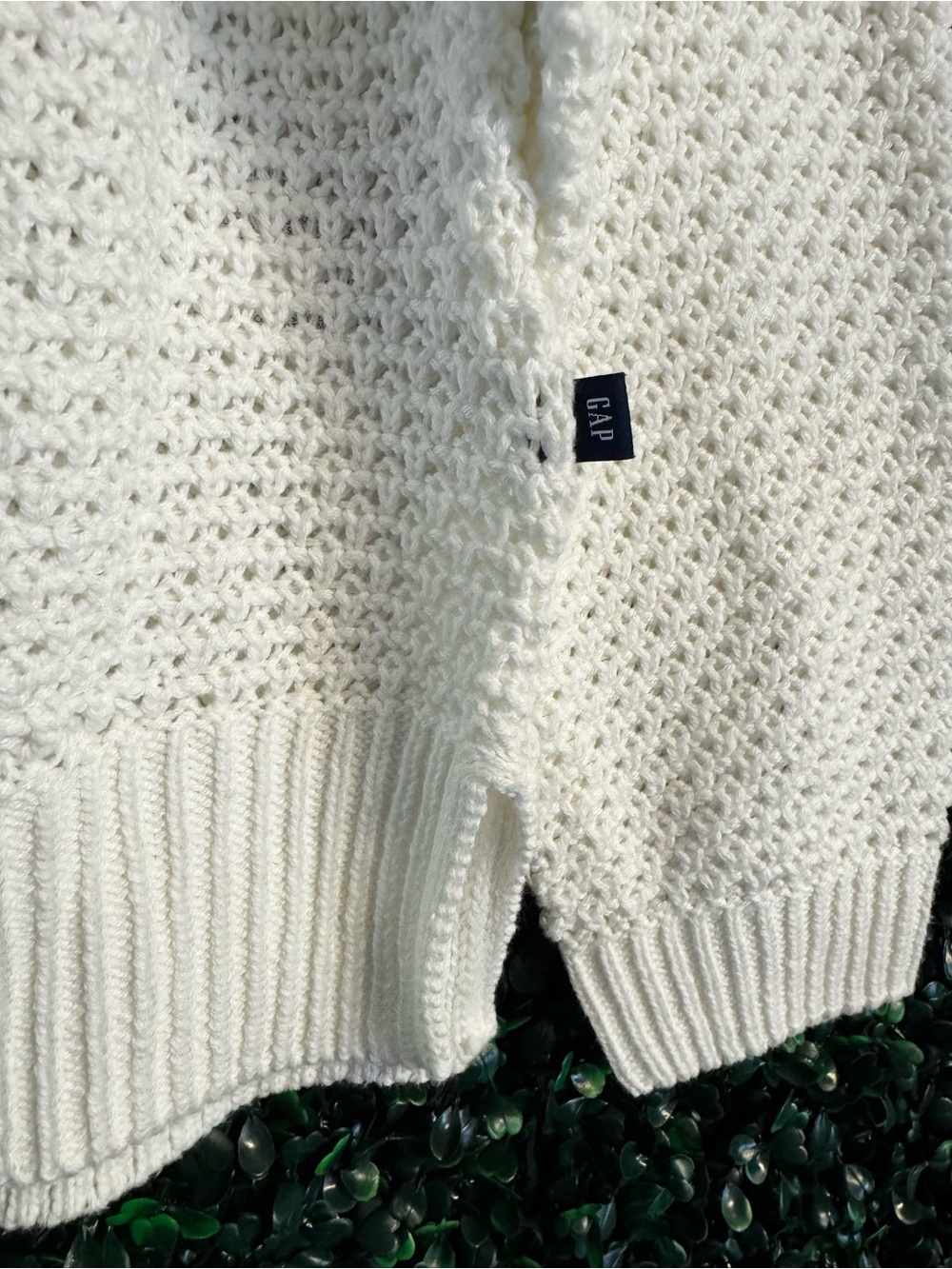 GAP Cream Knit Crewneck Sweater Size Small - Picture 4 of 8